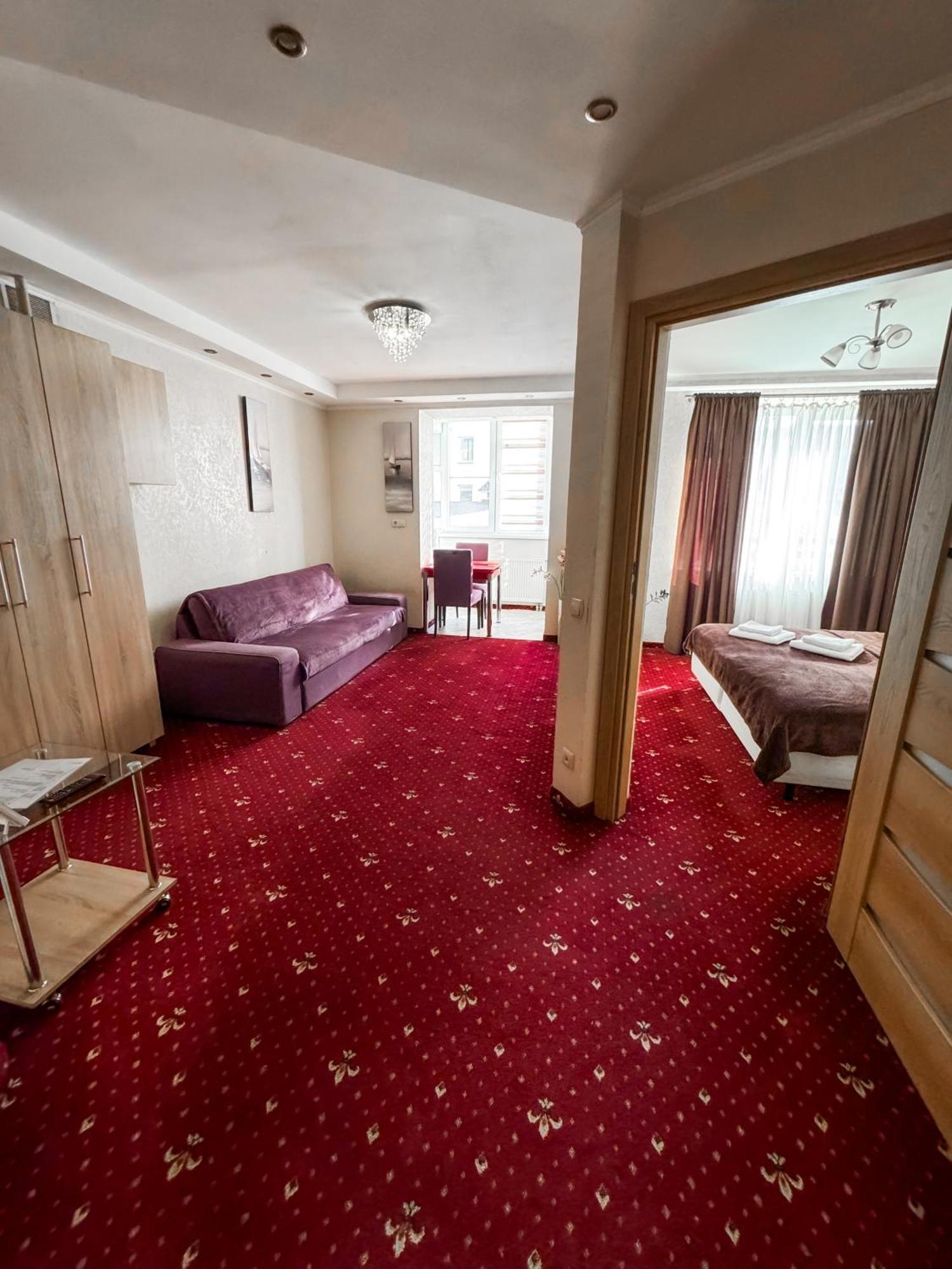 Apartments Deluxe Ιβανό-Φρανκίβσκ Εξωτερικό φωτογραφία