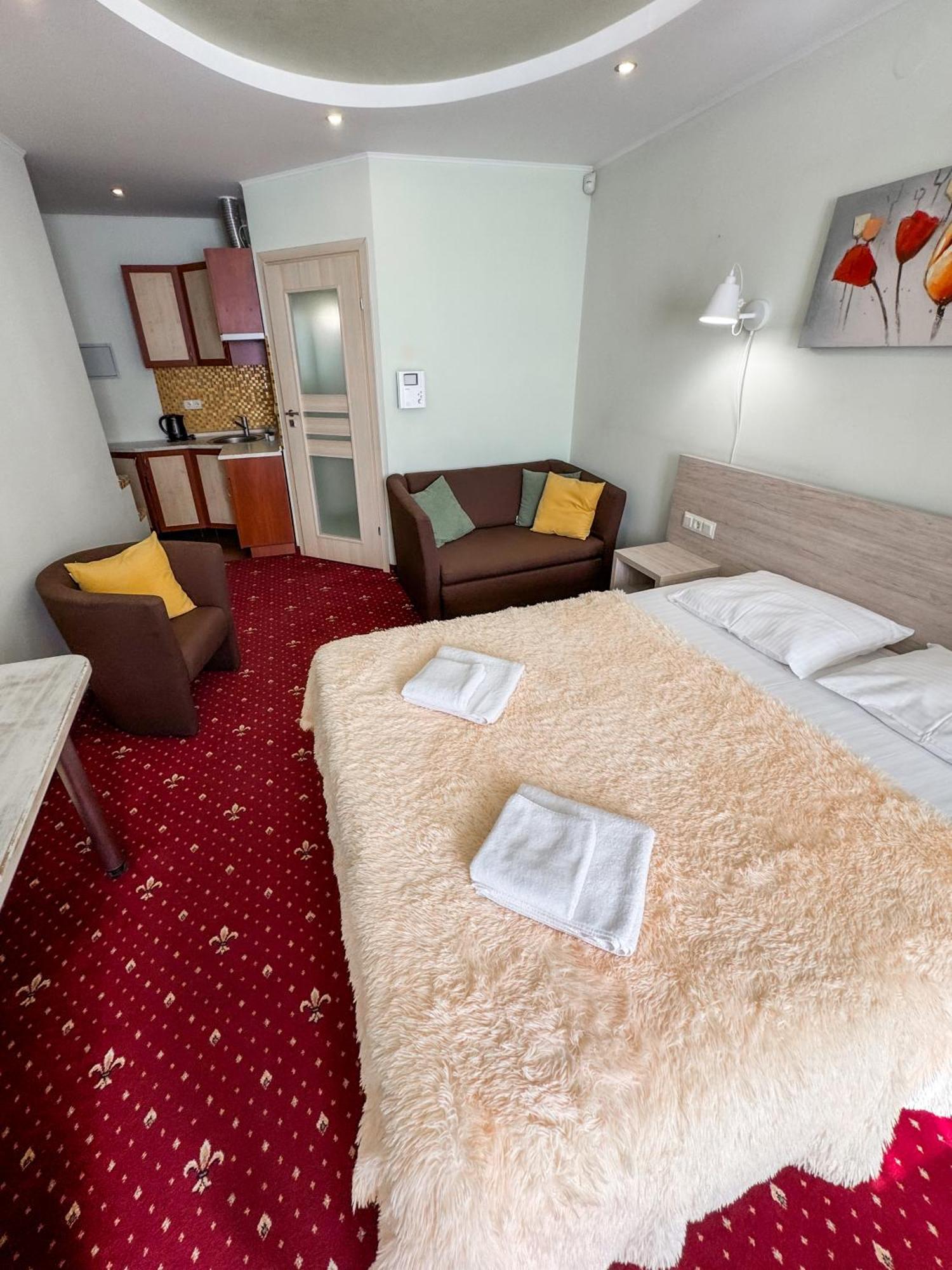 Apartments Deluxe Ιβανό-Φρανκίβσκ Εξωτερικό φωτογραφία