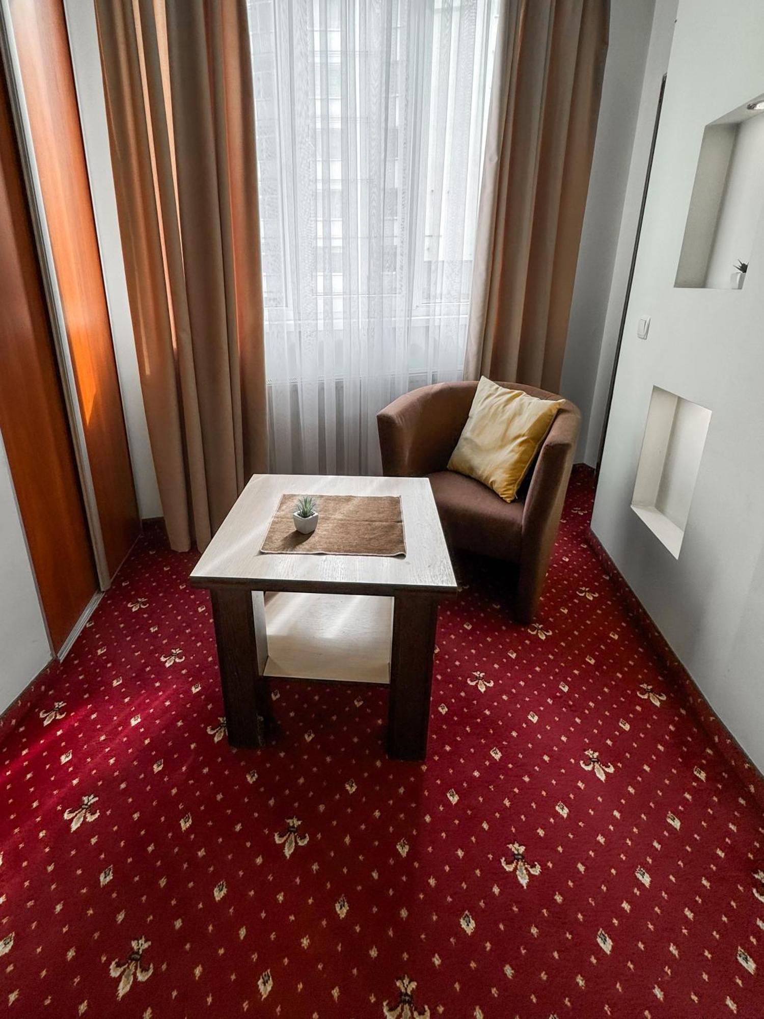 Apartments Deluxe Ιβανό-Φρανκίβσκ Εξωτερικό φωτογραφία