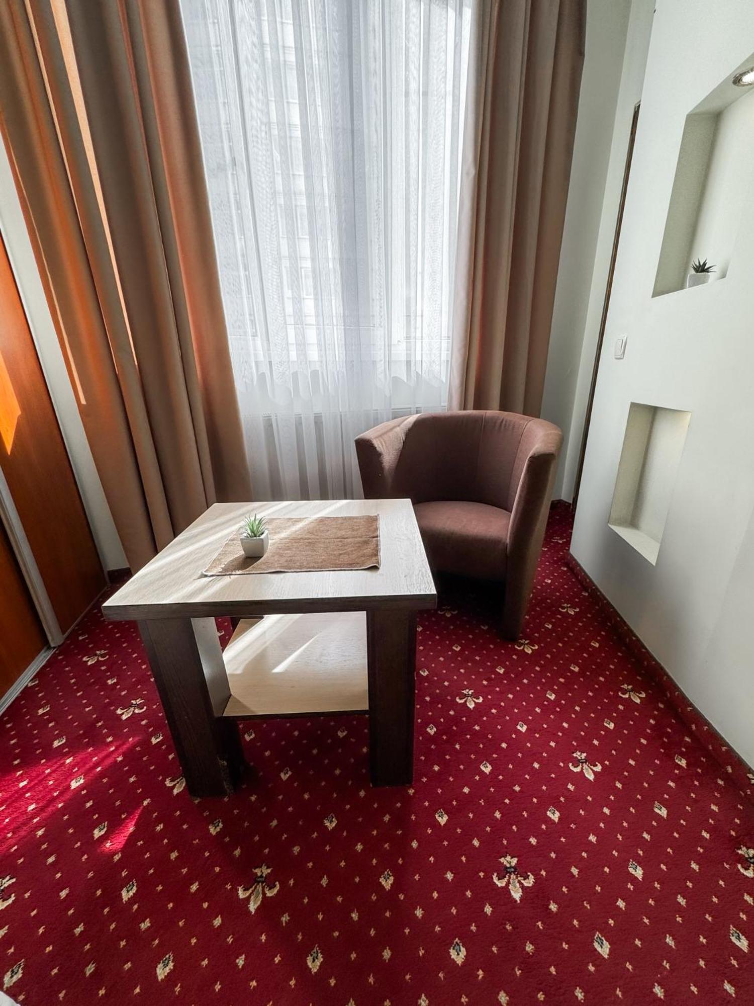 Apartments Deluxe Ιβανό-Φρανκίβσκ Εξωτερικό φωτογραφία